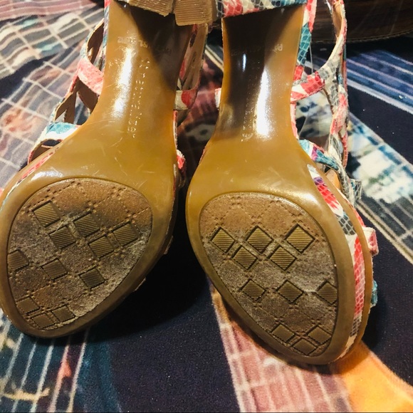 💐Naturalizer Snake Pattern Heeled Sandals! - Picture 9 of 15